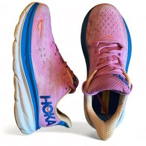 💓PINK CLIFTON 9 HOKAS, size 8B💓